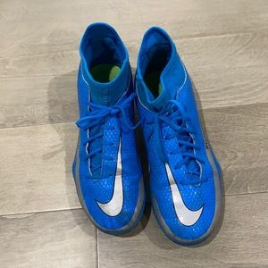 Nike phantom soccer cleats